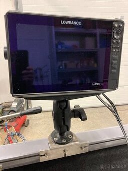 Lowrance HDS12 + ActiveTarget