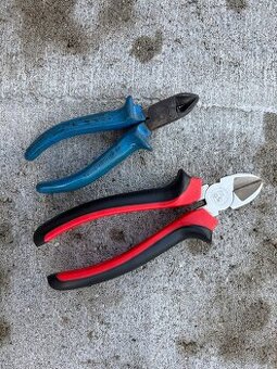 Kleště štípací – 2 ks (velké a menší)