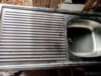 Prodám nerezový dřez nepoužívaný