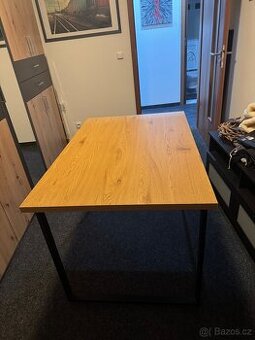 Jídelní stůl - Barva zlatý dub/černá - 1