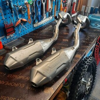 Výfuk Akrapovič EVO - KTM SXF 450 2023 - 2026