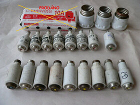 Keramické pojistky, různé hodnoty 6A - 25A celkem 10ks + 2ks