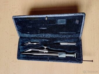 Staré rýsovací potřeby