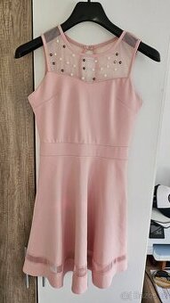 Šaty elegantni s perličkama