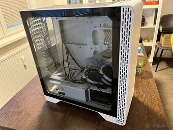 Thermaltake S300 TG Snow