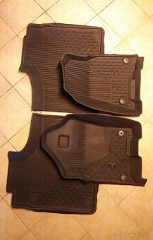 DODGE RAM - ČERNÉ GUMOVÉ KOBERCE MOPAR