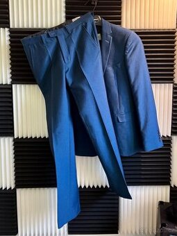 Modrý pánský oblek – sako + kalhoty