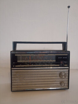 Staré ruské rádio VEF 206