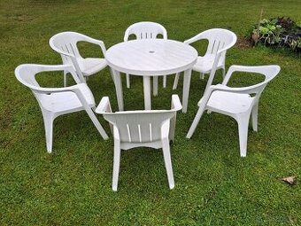 6 židlí, křesel, stůl plast