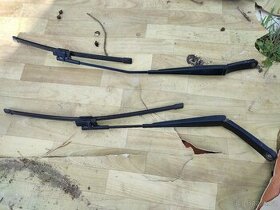 Octavia 2 přední stěrače - ramínka