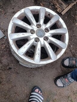 3 kola na Wolkswagen Sharan 2007 215 /55 r16