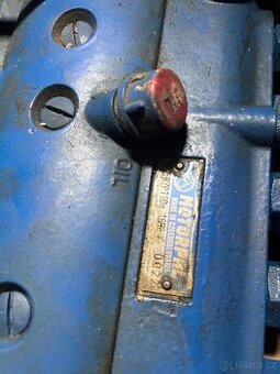 Prodam naftové čerpadlo na praga v3s