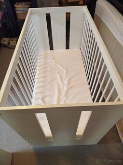 dětská postýlka s madrací