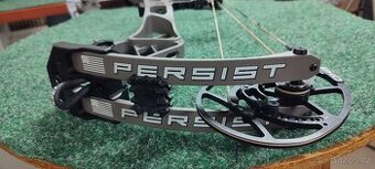 Kladkový luk BEAR PERSIST Nový Skladem