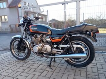 SUZUKI GS 550