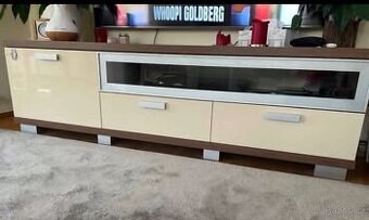 Tv komoda