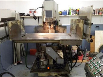 Frézky - nástrojářské FV 30 CNC