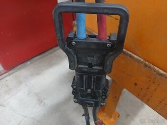 Trakční baterie s nabijeckou