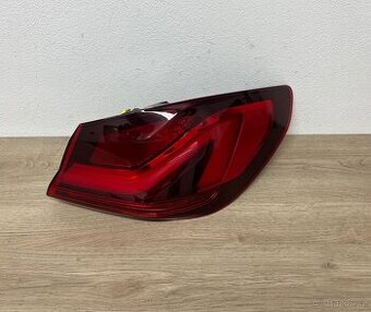 BMW F40 zadní světlo