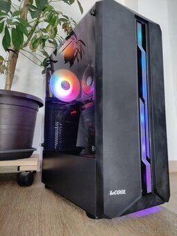 PC Core i3, Radeon Vega56 8 GB, 16 GB RAM, SSD