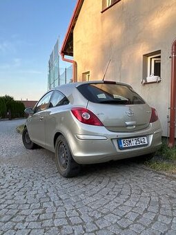 Opel Corsa 1.2 automat, r. v. 2009