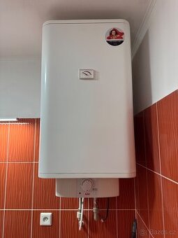 Bojler AEG EWH Comfort 80 N - nástěnný ohřívač 80 L