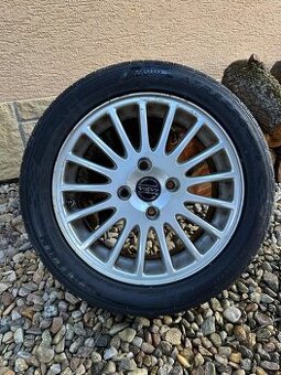 Sada letních pneu vč. originálních disků Volvo