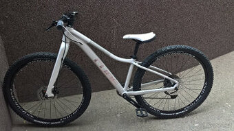 Cube 27,5 XS 2025