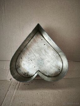 Starožitná forma ve tvaru srdce