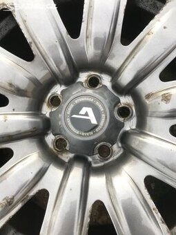 Disky 17” 5x114,3 a zimní pneu 225/60/R17 Continent