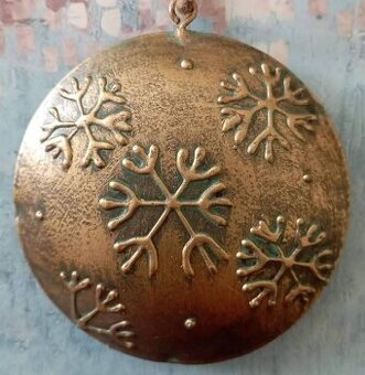 Vintage plechová ozdoba