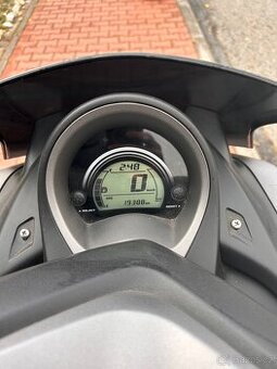 Skútr Yamaha N-Max 125