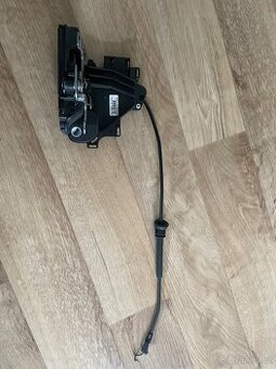 zámek LP VW Polo 3B1837015AN