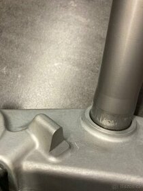 spodný okuliar Triumph Tiger 800