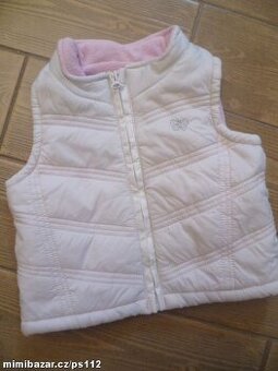 Bílá vesta s motýlkem vel. 86