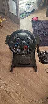 Volant G29 logitech +řadící páka + stojan