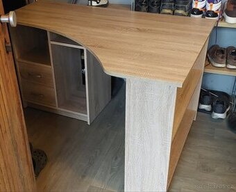 Dětský psací stůl