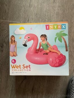 Nafukovací plameňák