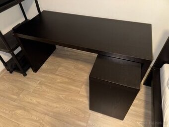 Psací stůl MALM s výsuvnou deskou černý
