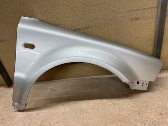 Blatník VW Passat B5,5 stříbrný LA7W bez koroze