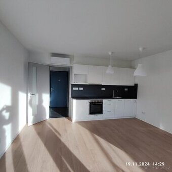 Pronájem bytu v Litomyšli1+kk s balkónem vč. parkov. stání