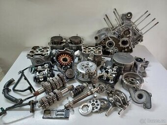 KTM LC8 990 - MOTOR NA DÍLY