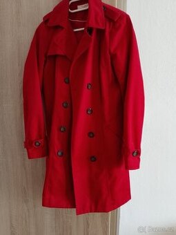 Červený kabát vel 38