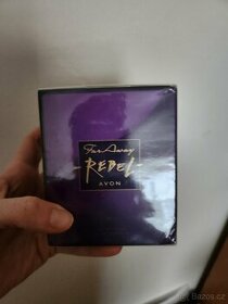 Avon parfém Rebel