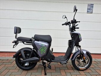 Elektroskútr RACCEWAY PAŘEZ 25, bez ŘP