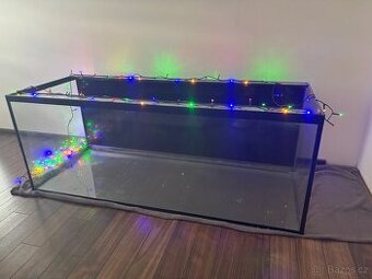 Skleněné akvárium