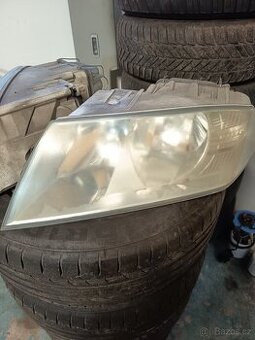 Prodám levé světlo na škoda Octavia 2, komplet.
