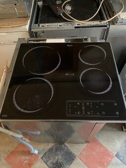 Sklokeramická deska