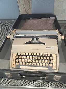 Prodám psací stroj CONSULT+ kufr