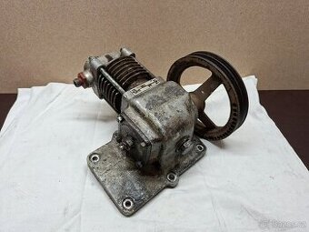 Kompresor AVIA A30, Jikov 129